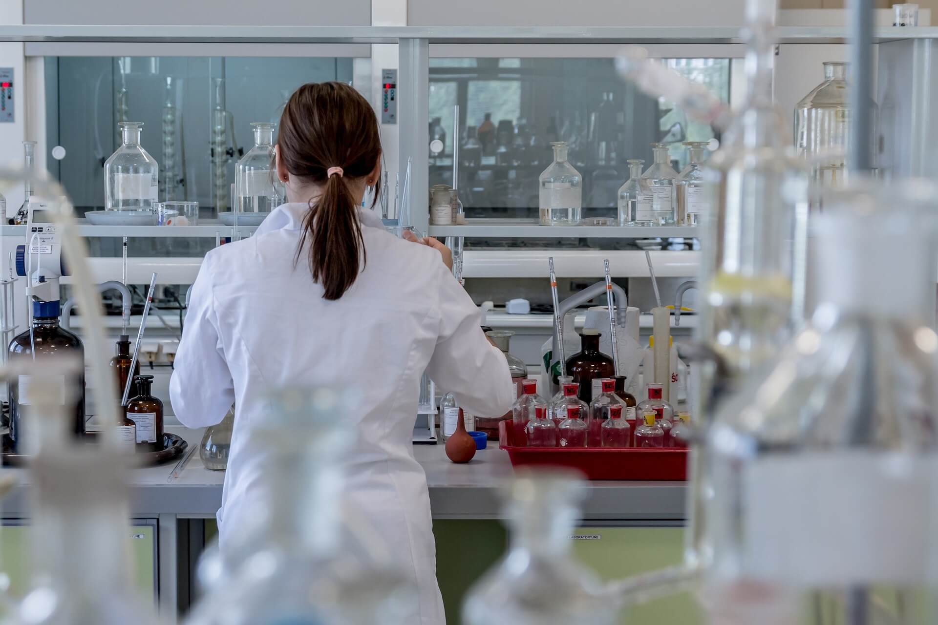 Laboratory chemistry analysis
